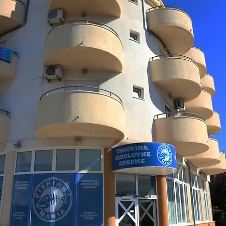 Ivo בית הארחה 3*