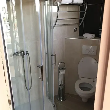Ivo בית הארחה 3*