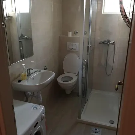 Ivo בית הארחה 3*